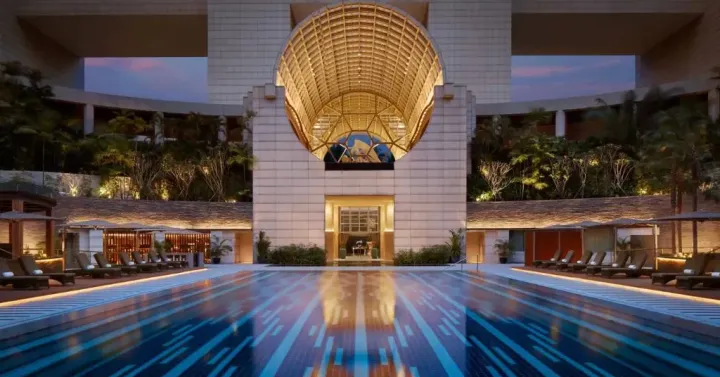 Ritz-Carlton Millenia (SG) - Deluxe Suite Hotel Review